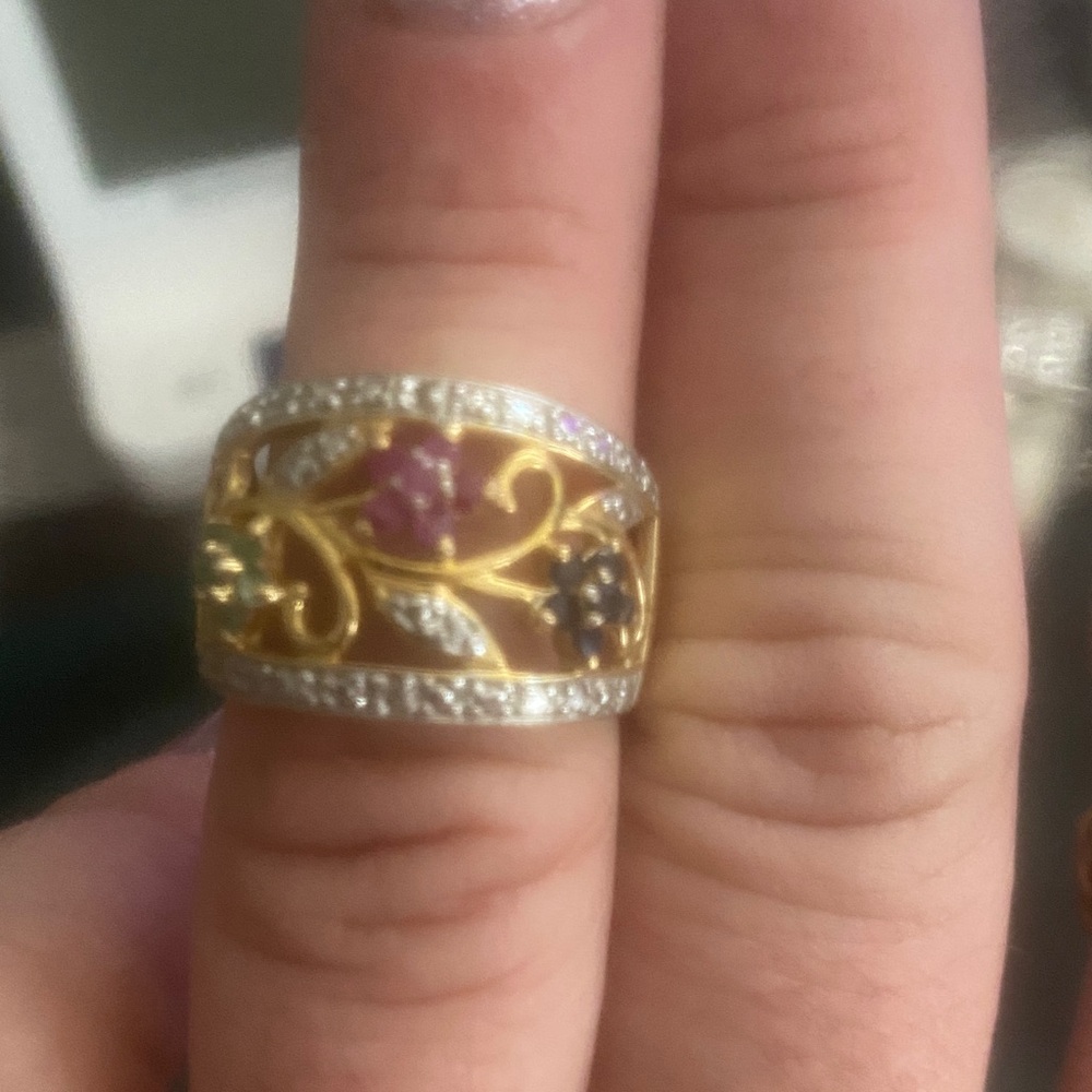 Elegant Gold and Silver Floral Ring